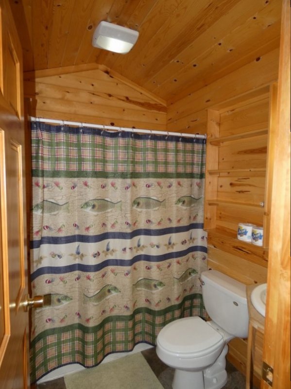 Cabin12_Bathroom