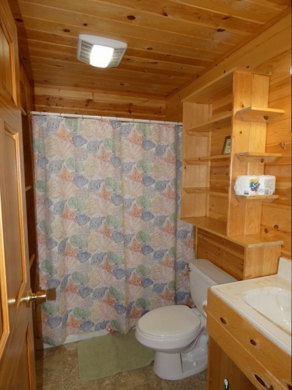 Cabin13_Lower Bathroom