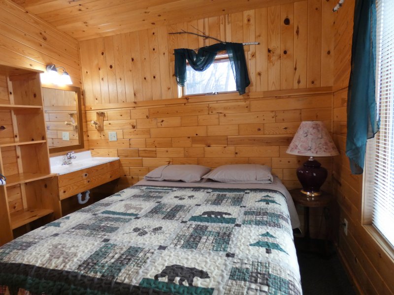 Cabin4_Bedroom 2