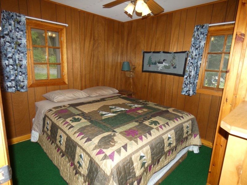 Cabin7_Bedroom 2